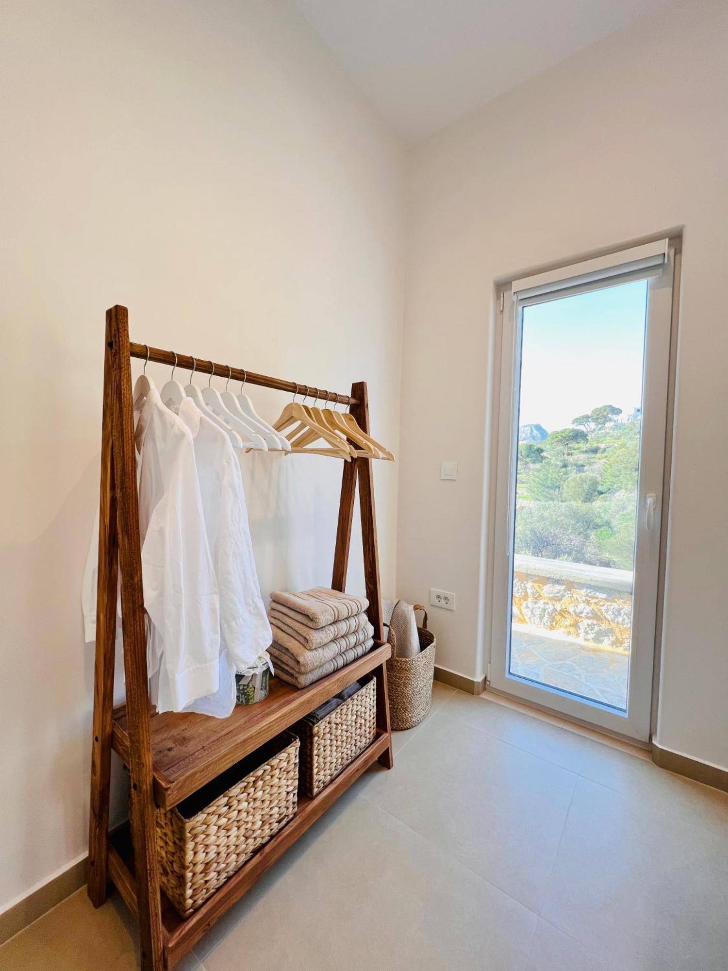 Villa Haroupia Hillside *