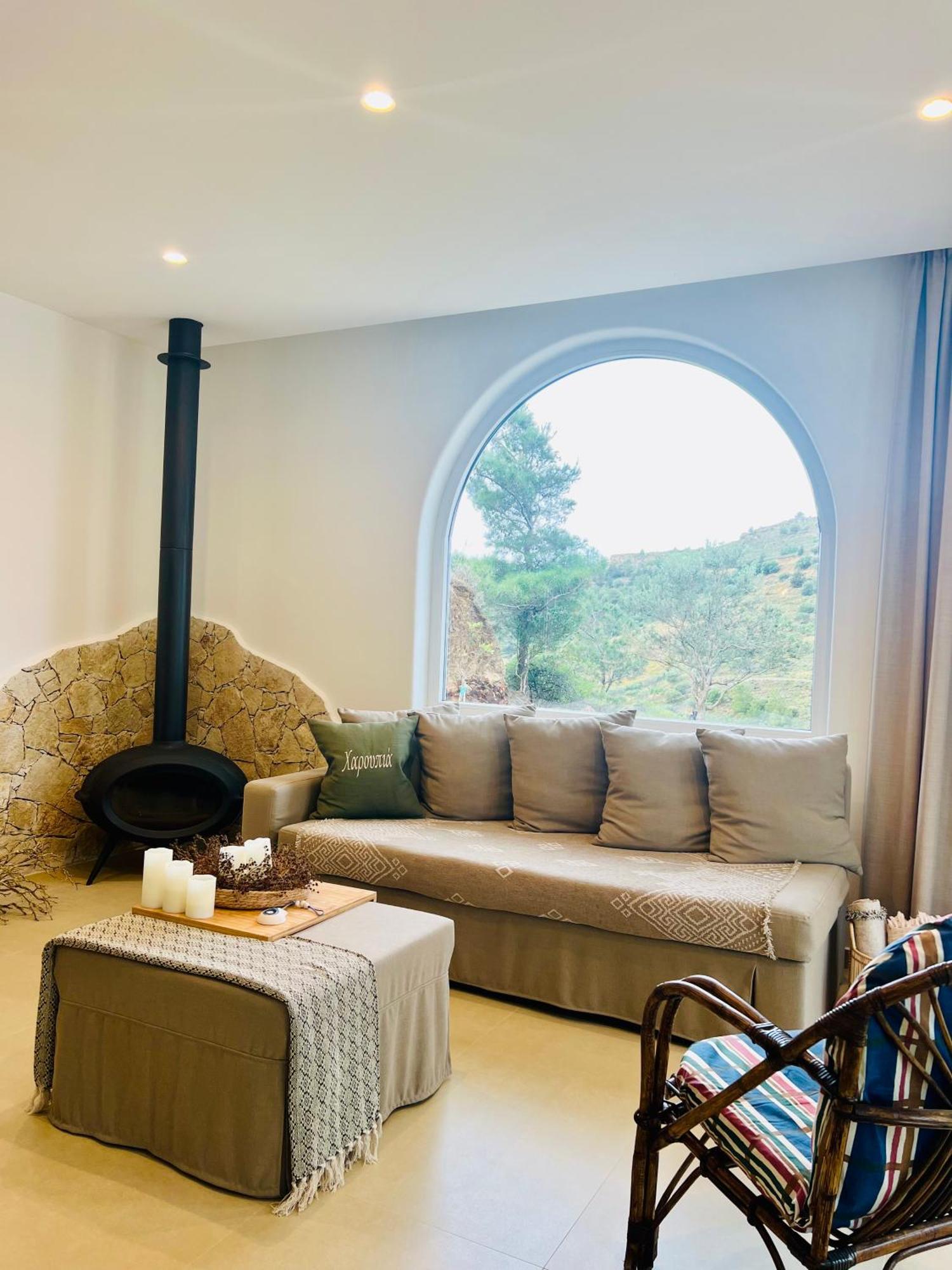 Villa Haroupia Hillside *
