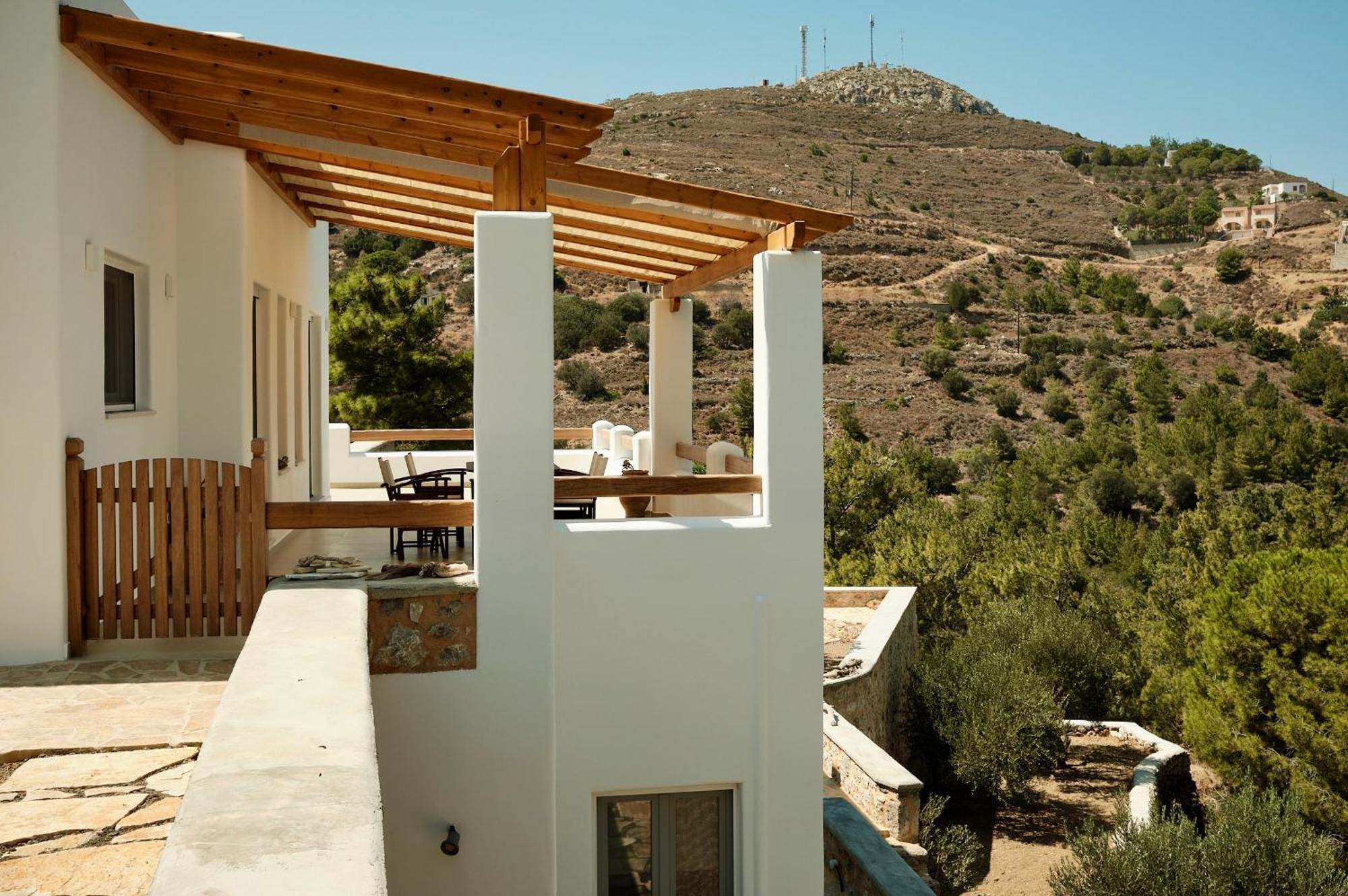 Haroupia Hillside